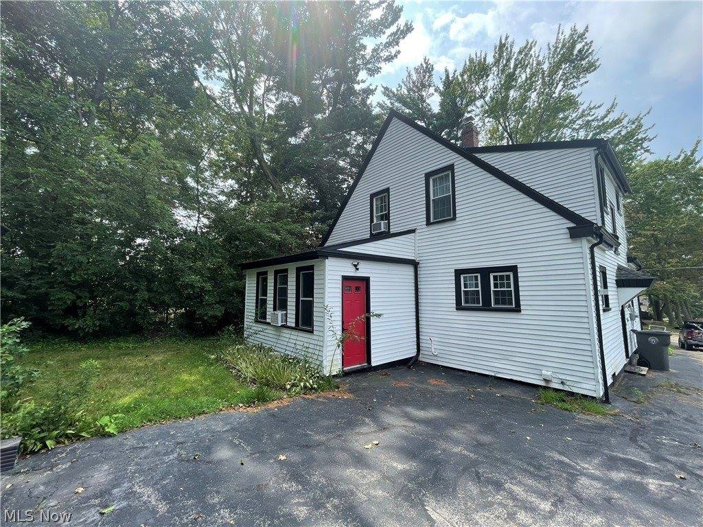 2235 Montclair Avenue, Youngstown, OH 44511