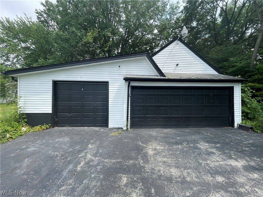 2235 Montclair Avenue, Youngstown, OH 44511