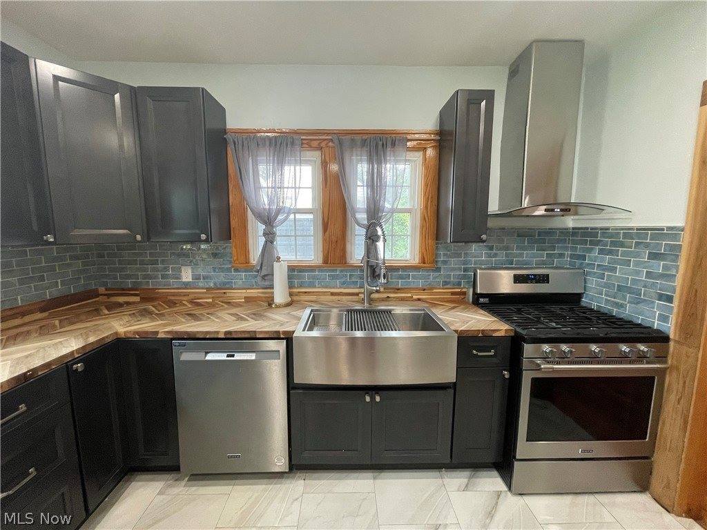2235 Montclair Avenue, Youngstown, OH 44511