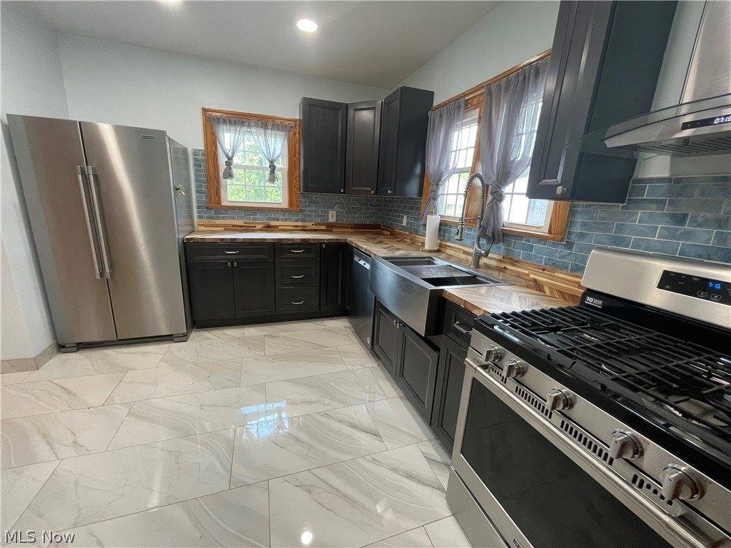 2235 Montclair Avenue, Youngstown, OH 44511
