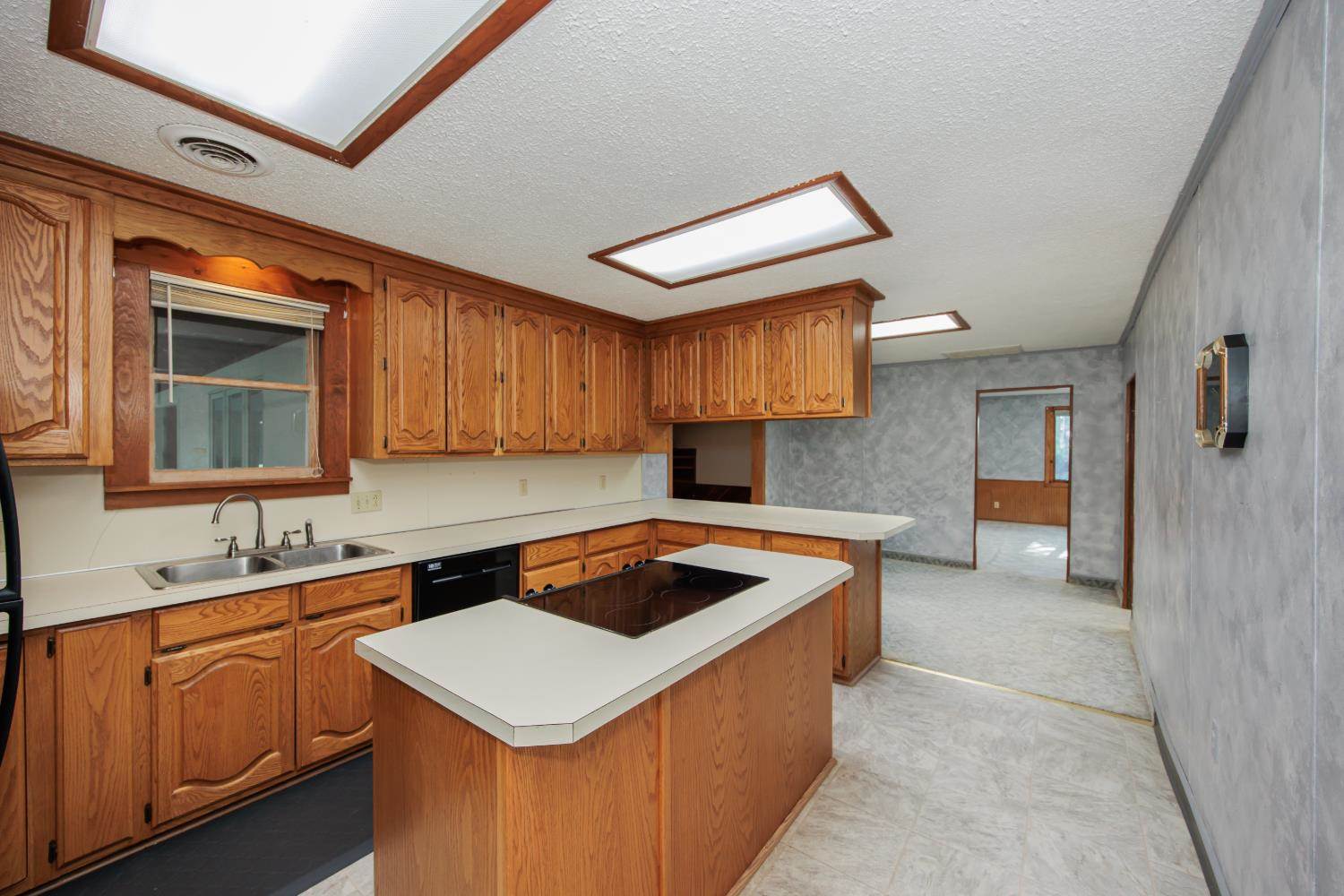 558 Oak Street, Richfield, KS 67953