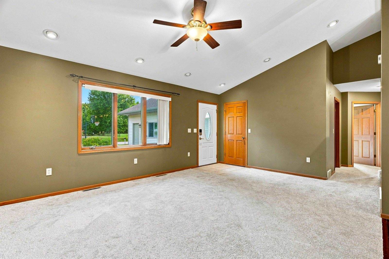 5650 Wildflower Street, Auburndale, WI 54412