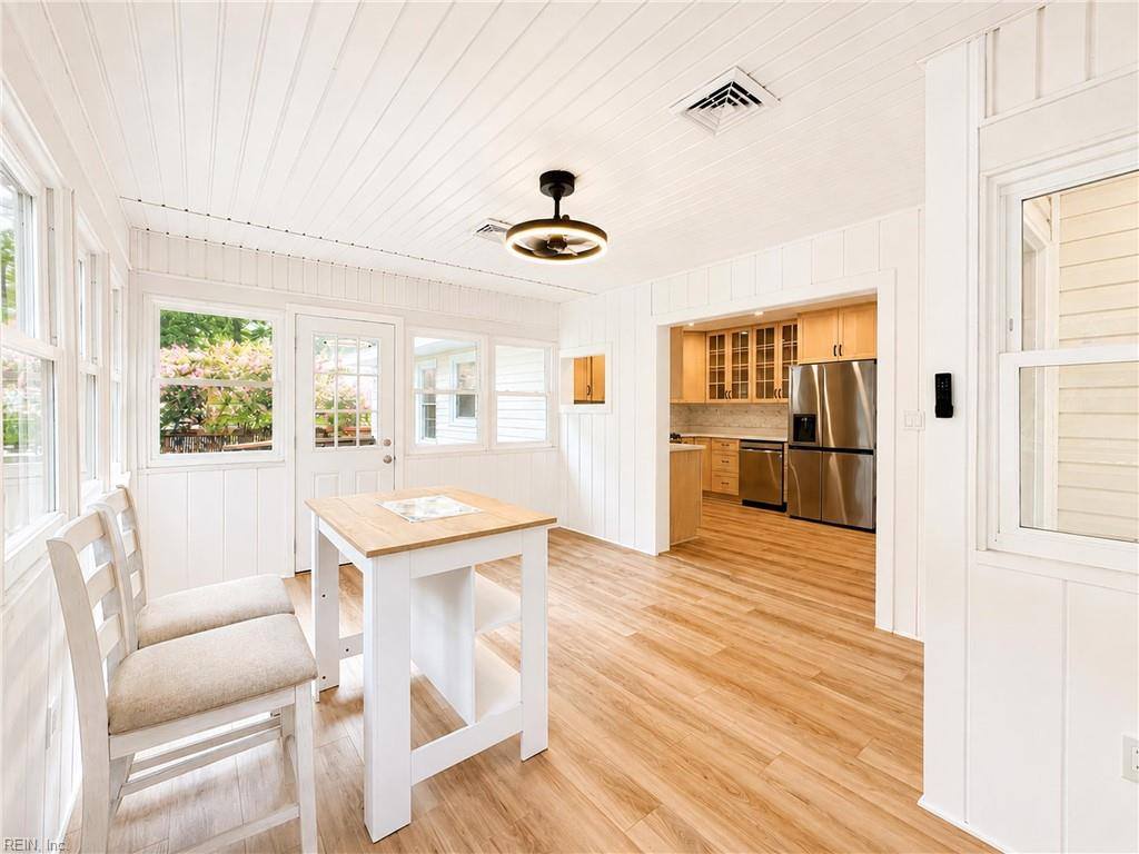 789 Coachpoint Road, Hartfield, VA 23071
