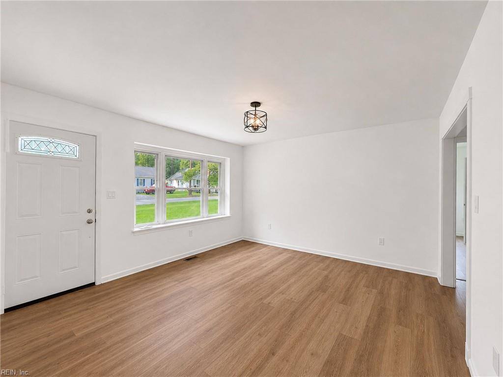 789 Coachpoint Road, Hartfield, VA 23071