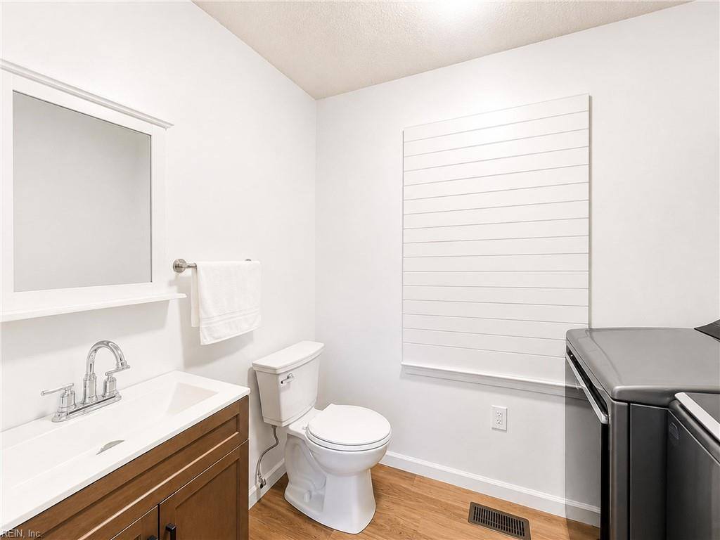 789 Coachpoint Road, Hartfield, VA 23071