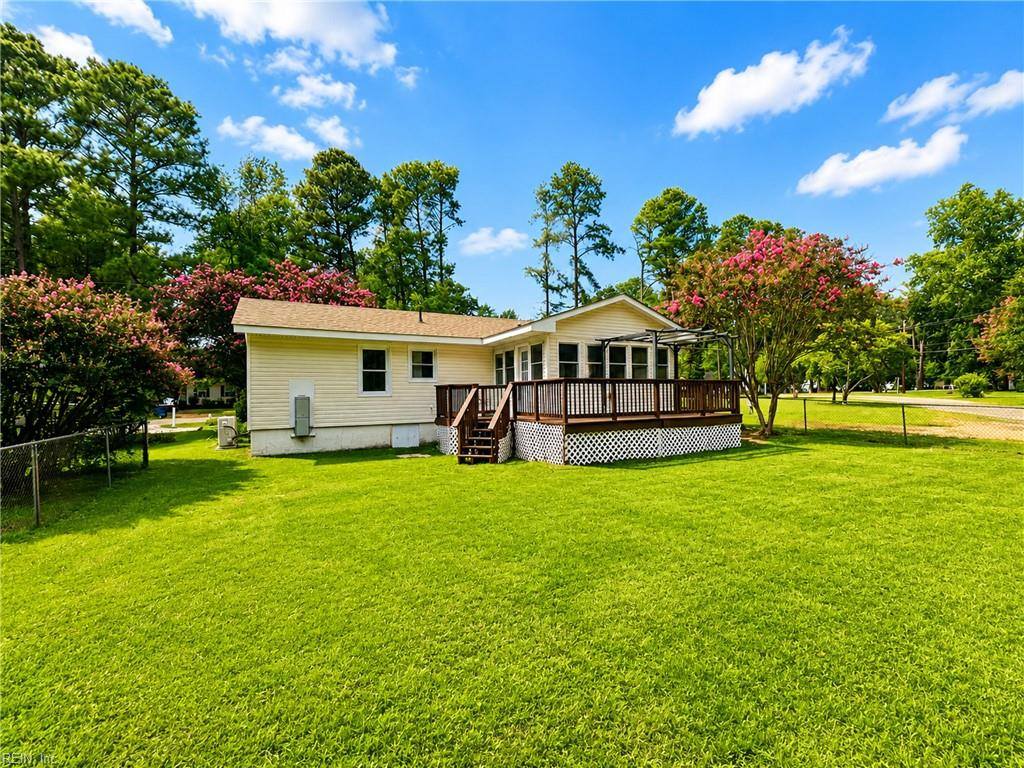 789 Coachpoint Road, Hartfield, VA 23071