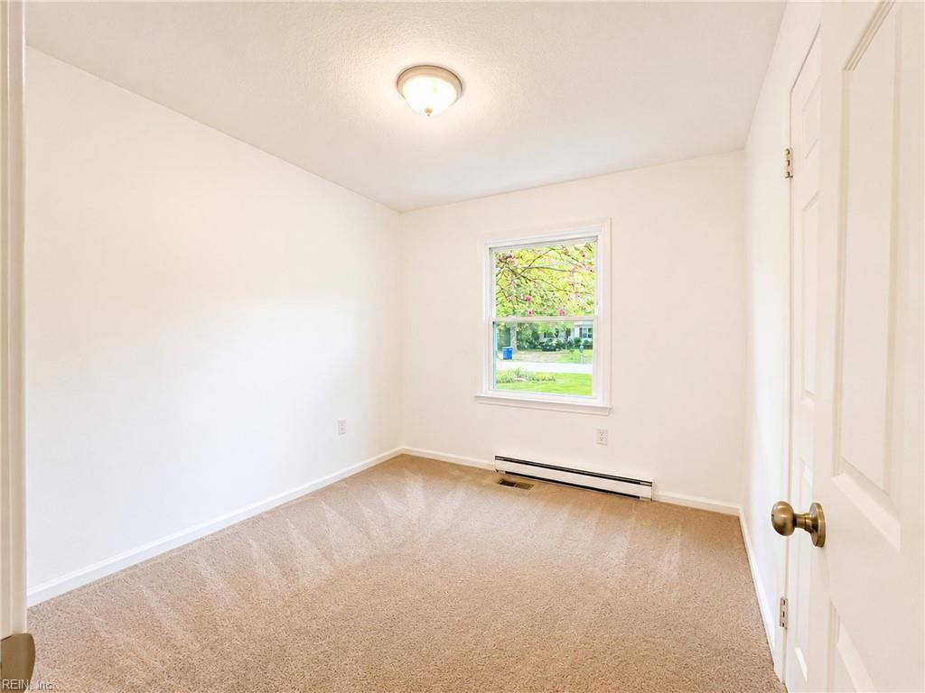 789 Coachpoint Road, Hartfield, VA 23071