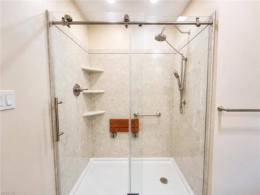 789 Coachpoint Road, Hartfield, VA 23071
