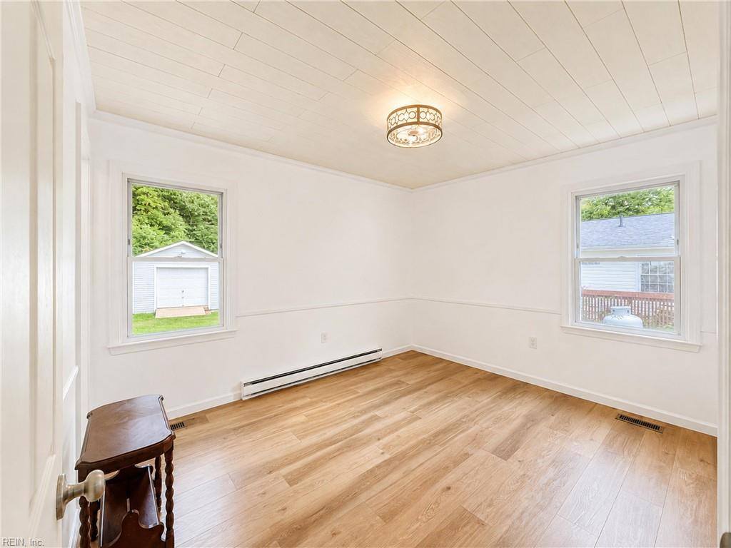 789 Coachpoint Road, Hartfield, VA 23071