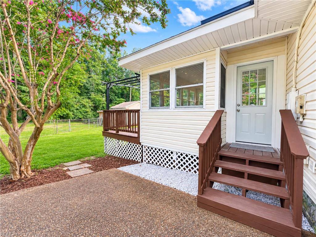 789 Coachpoint Road, Hartfield, VA 23071