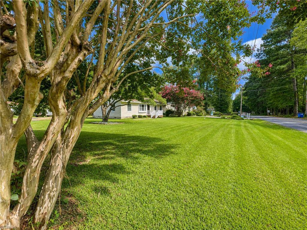 789 Coachpoint Road, Hartfield, VA 23071