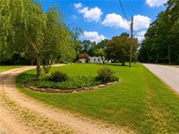 789 Coachpoint Road, Hartfield, VA 23071