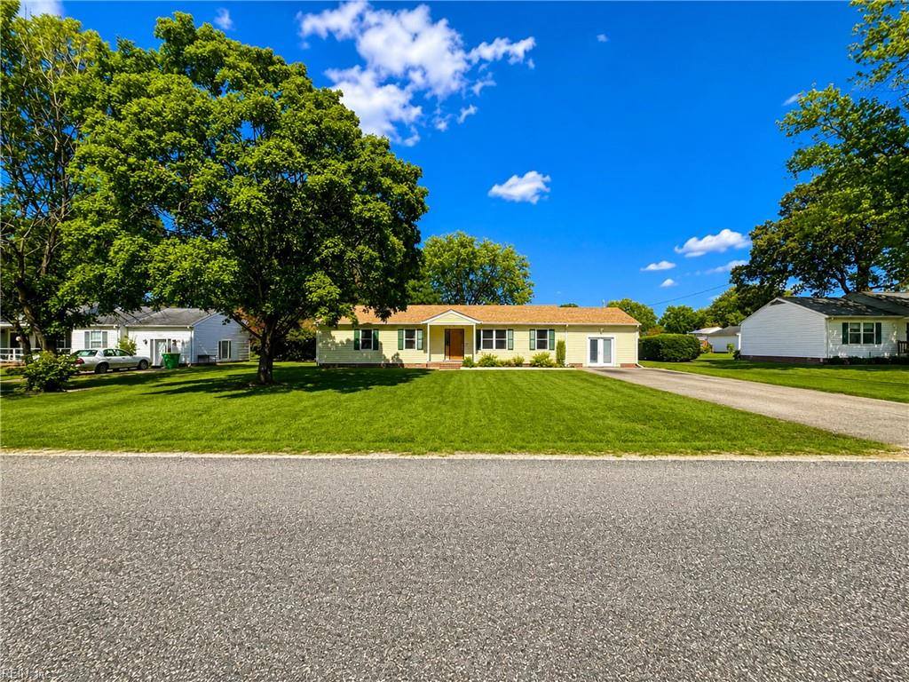 2021 Tidemill Haven Ln Lane, Hayes, VA 23072