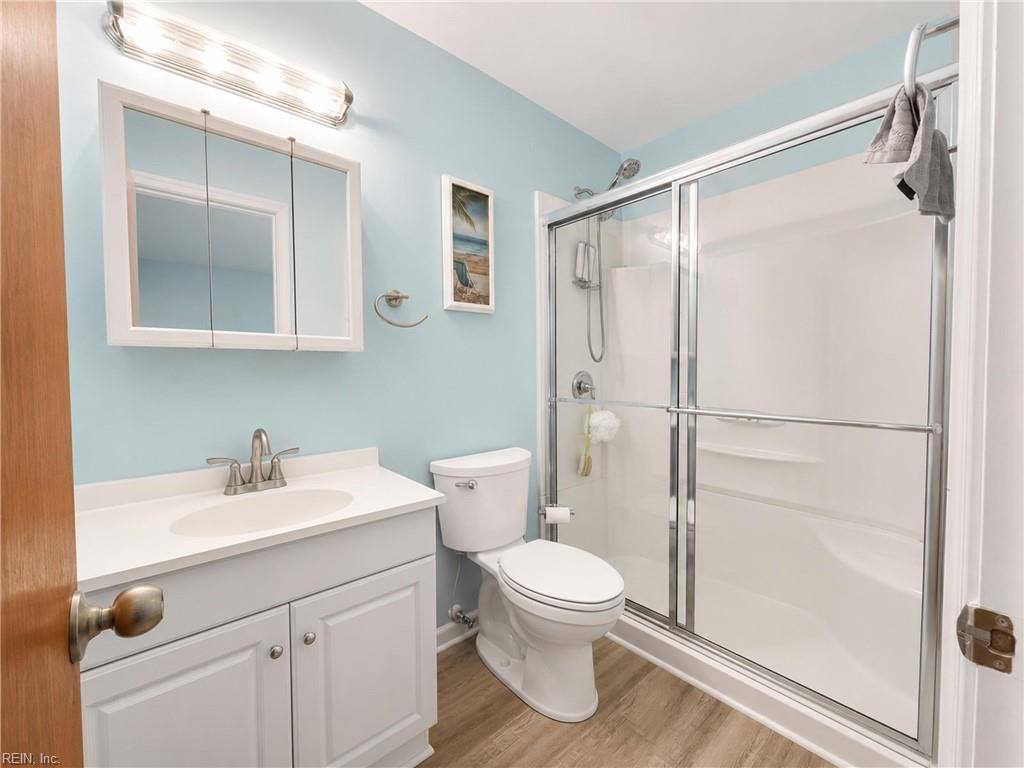 2021 Tidemill Haven Ln Lane, Hayes, VA 23072