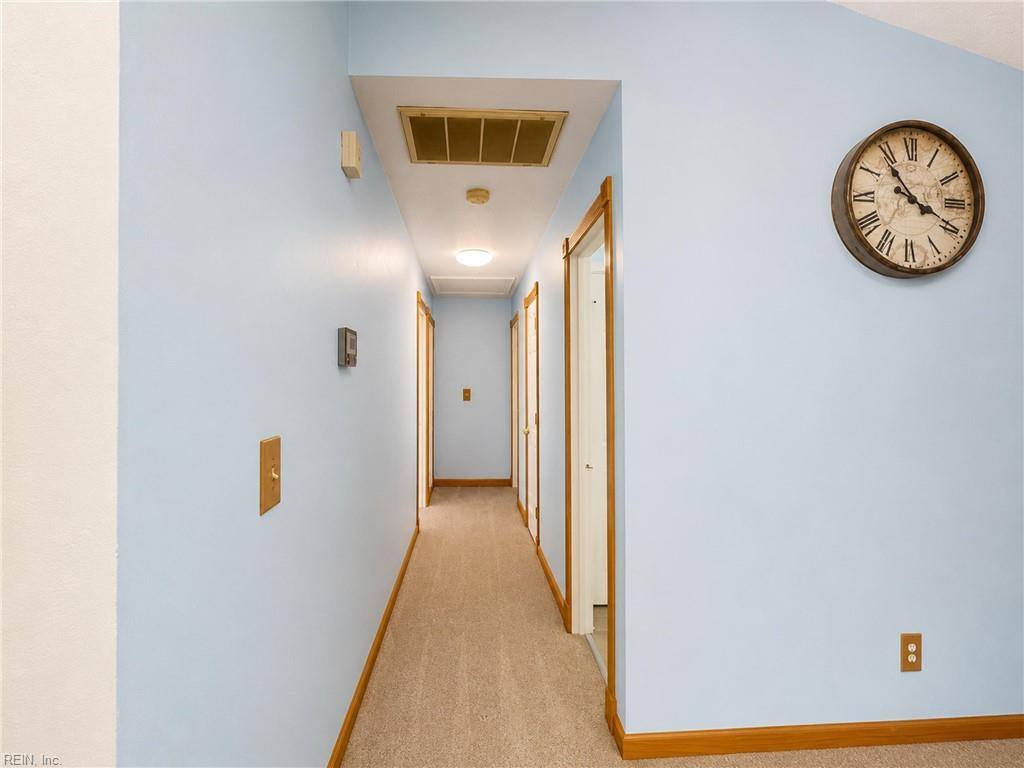 2021 Tidemill Haven Ln Lane, Hayes, VA 23072