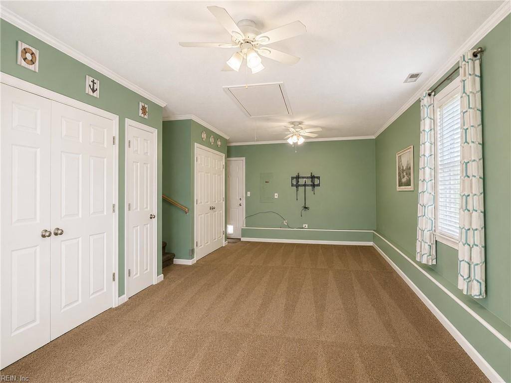 2021 Tidemill Haven Ln Lane, Hayes, VA 23072