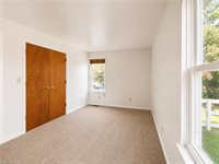 2021 Tidemill Haven Ln Lane, Hayes, VA 23072