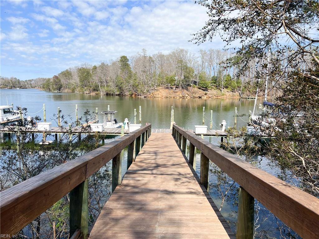 50-E Villa Ridge Drive, Hartfield, VA 23071