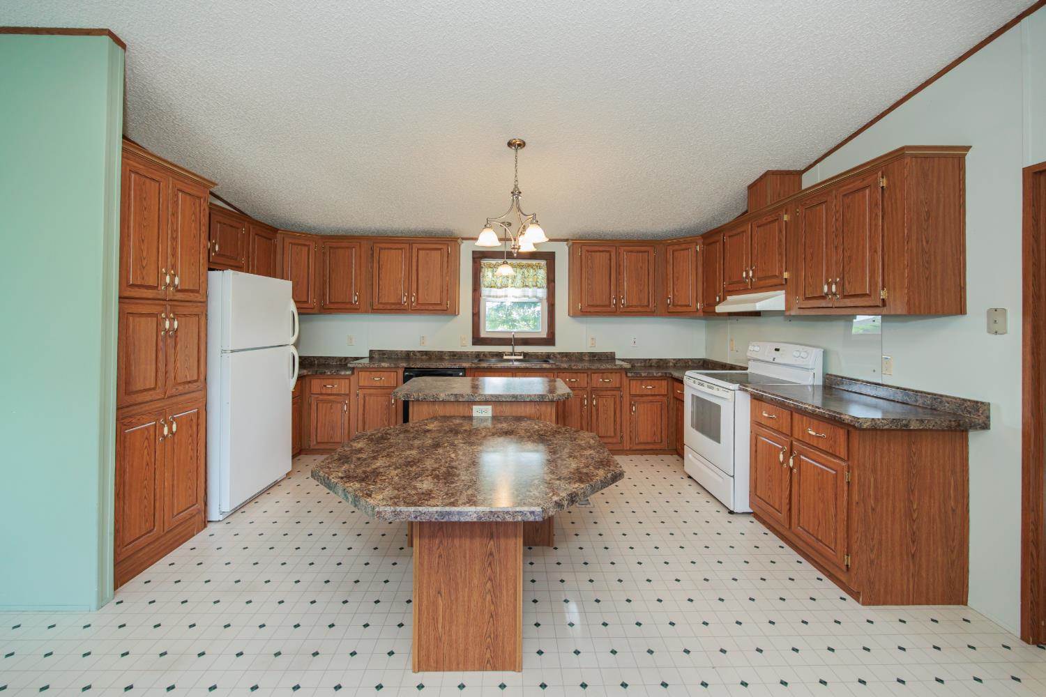 8797 East Hwy 160, Ulysses, KS 67880