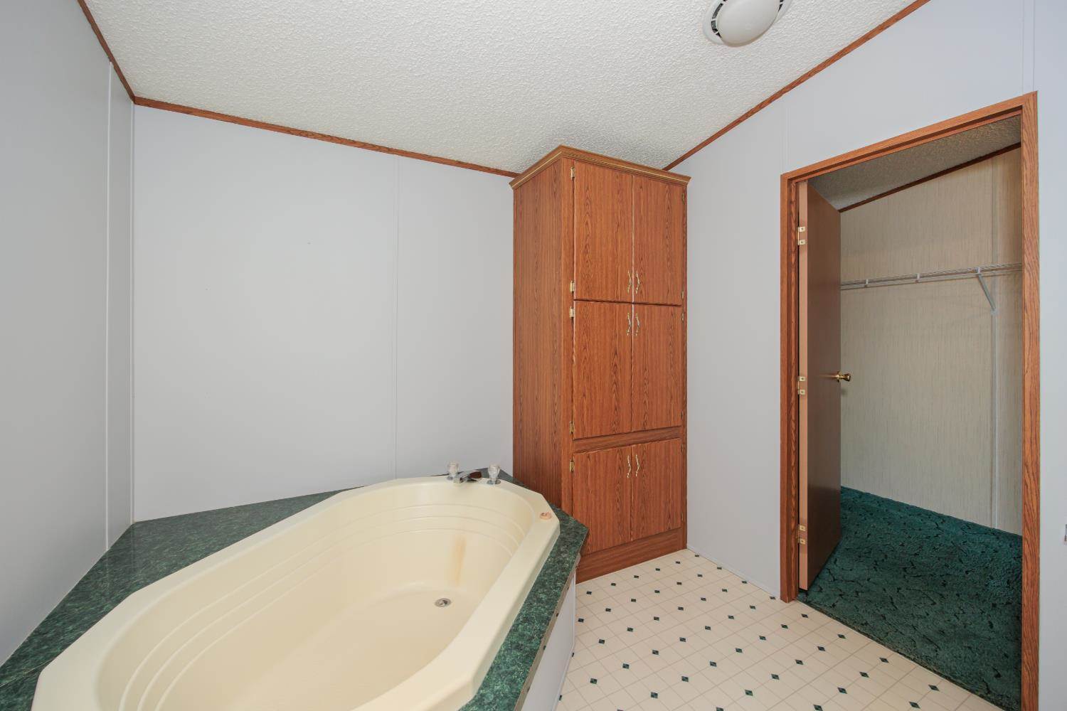 8797 East Hwy 160, Ulysses, KS 67880