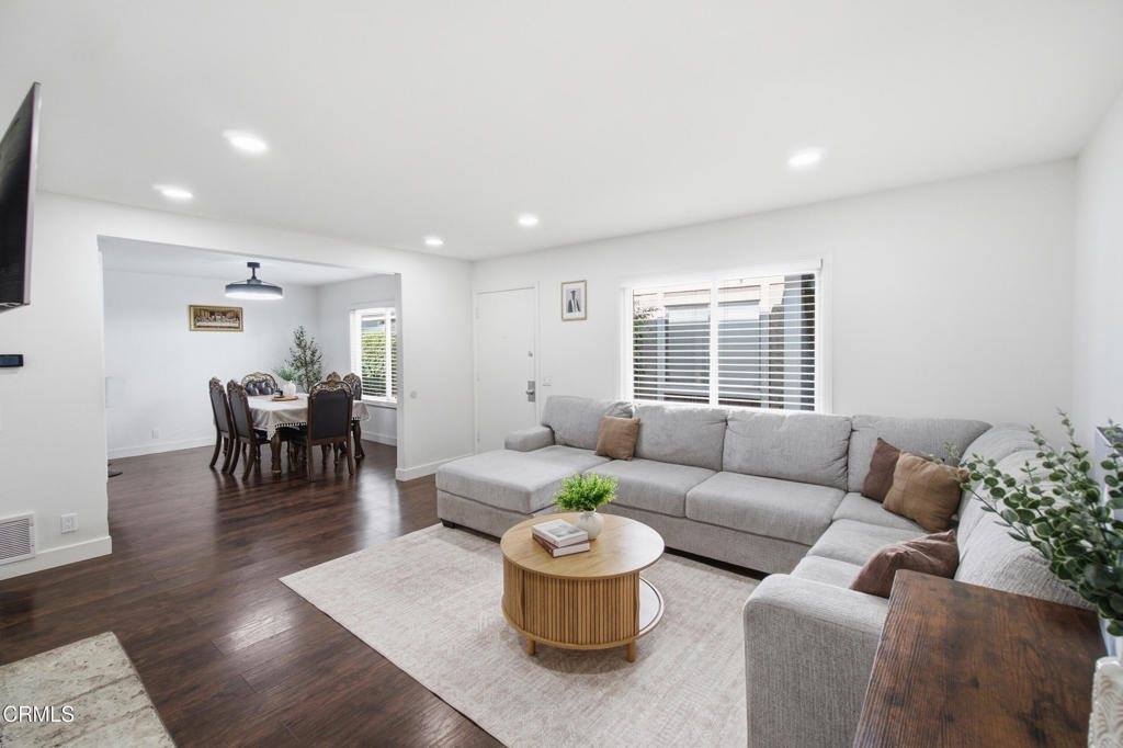 536 Spring Road, Moorpark, CA 93021