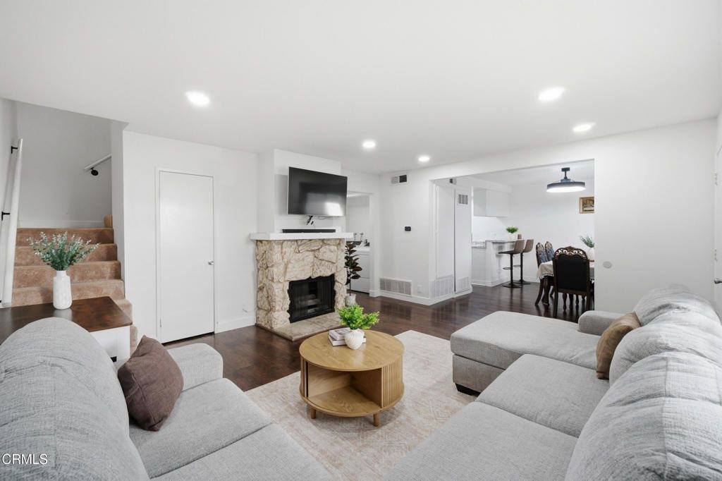 536 Spring Road, Moorpark, CA 93021