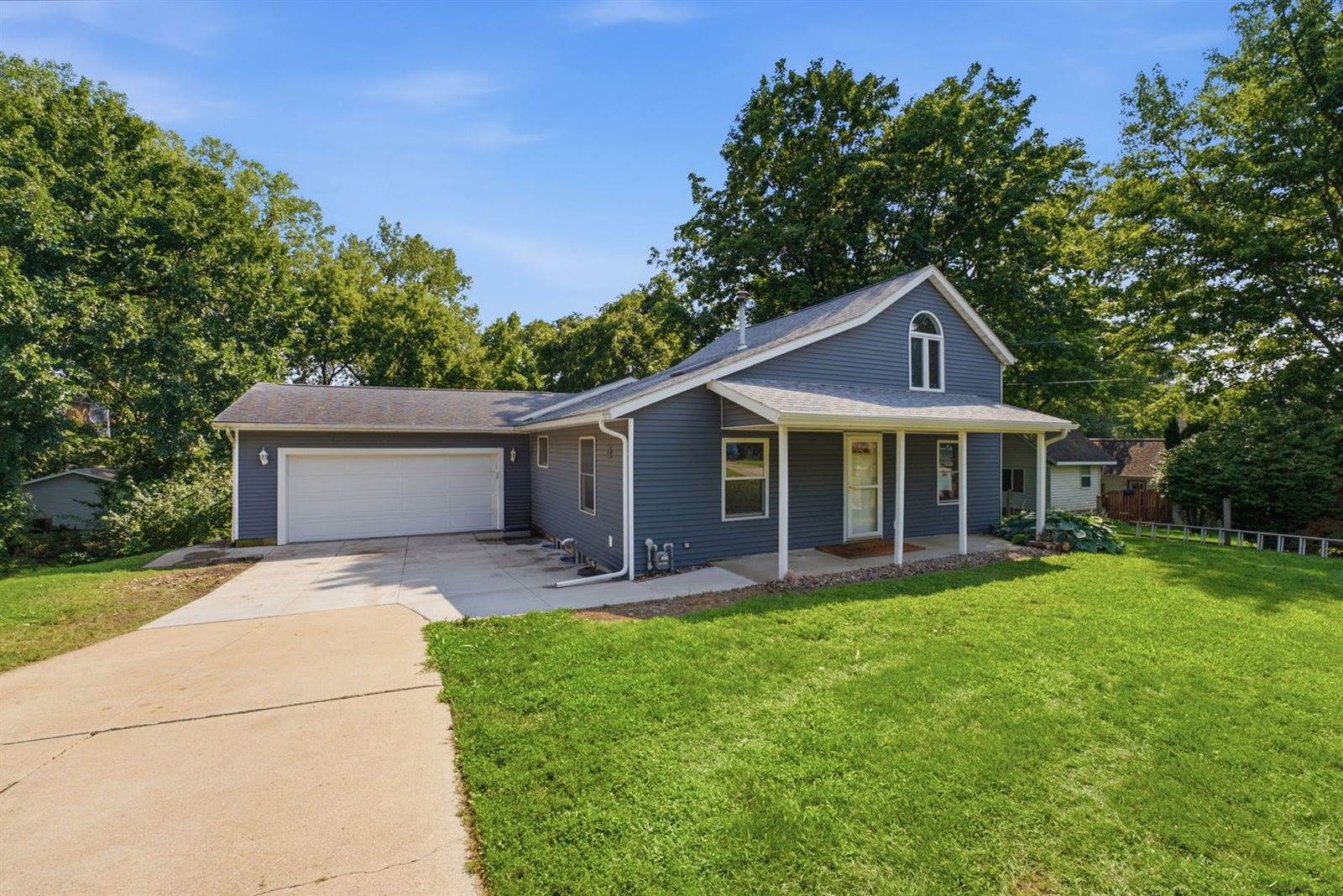 401 Walnut Street, Port Byron, IL 61275