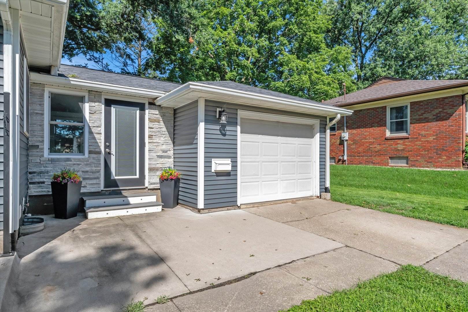 2420 Madison Street, Davenport, IA 52804