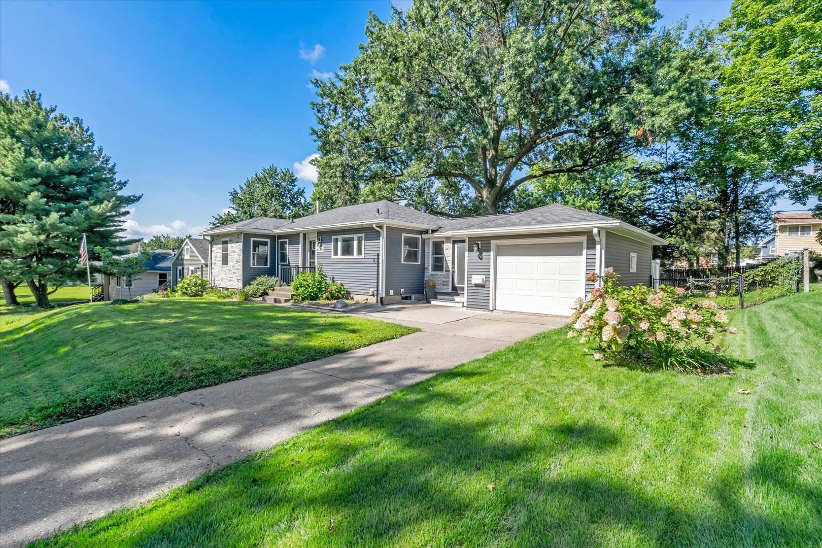 2420 Madison Street, Davenport, IA 52804