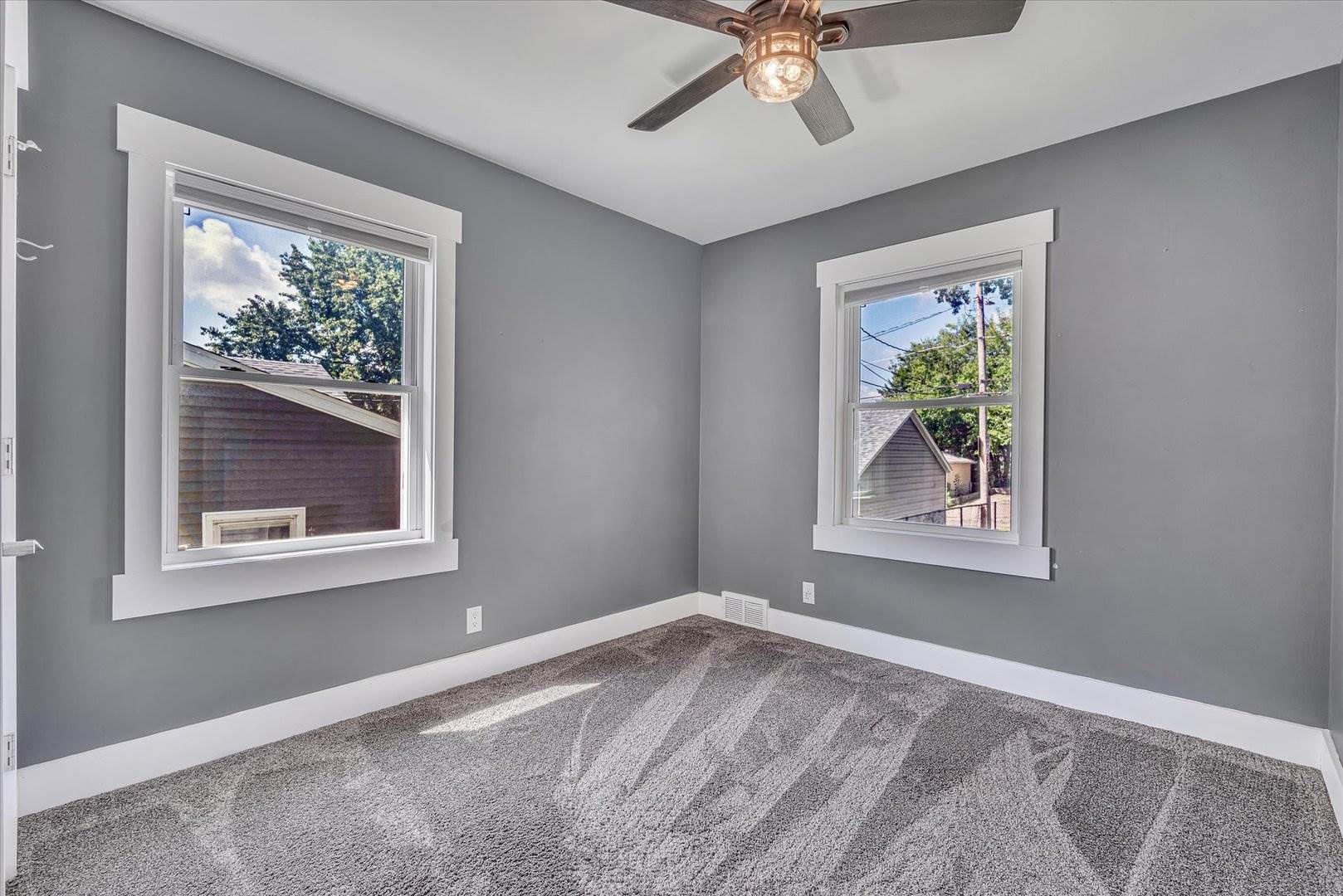 2420 Madison Street, Davenport, IA 52804