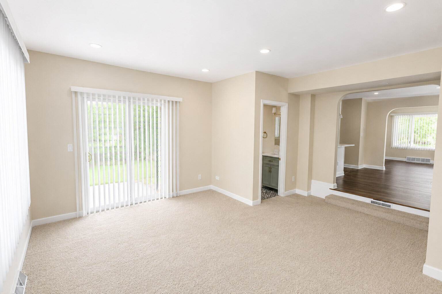 242 East Gauer Cir, Milwaukee, WI 53207