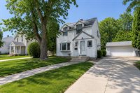 242 East Gauer Cir, Milwaukee, WI 53207