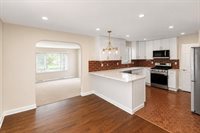 242 East Gauer Cir, Milwaukee, WI 53207