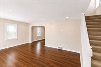 242 East Gauer Cir, Milwaukee, WI 53207
