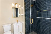 242 East Gauer Cir, Milwaukee, WI 53207