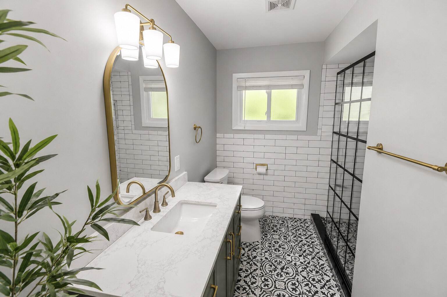 2422 West Hilltop Ln, Oak Creek, WI 53154