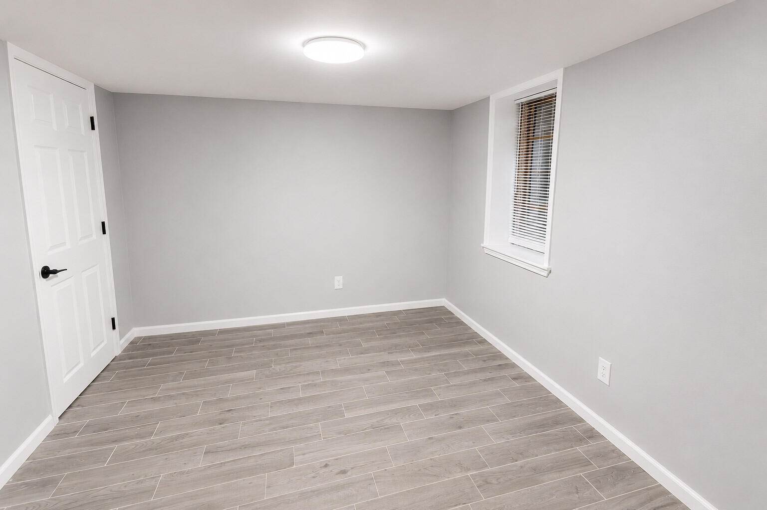 2422 West Hilltop Ln, Oak Creek, WI 53154