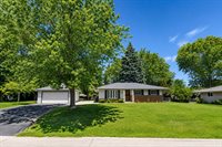 2422 West Hilltop Ln, Oak Creek, WI 53154