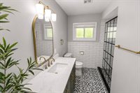 2422 West Hilltop Ln, Oak Creek, WI 53154