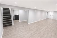 2422 West Hilltop Ln, Oak Creek, WI 53154
