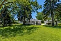 2422 West Hilltop Ln, Oak Creek, WI 53154