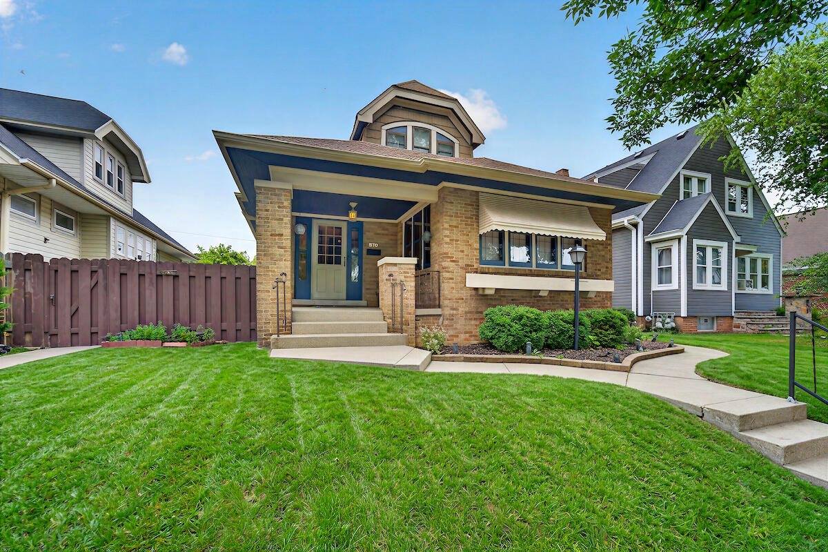 3364 South 17th St, Milwaukee, WI 53215