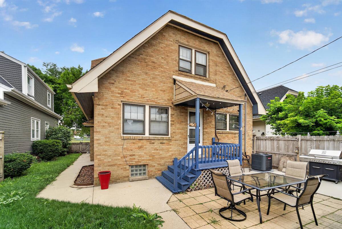 3364 South 17th St, Milwaukee, WI 53215