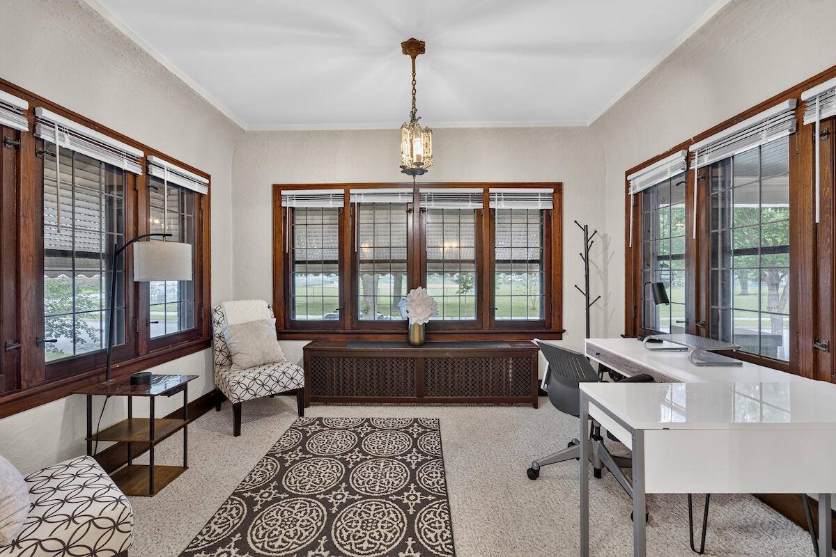 3364 South 17th St, Milwaukee, WI 53215