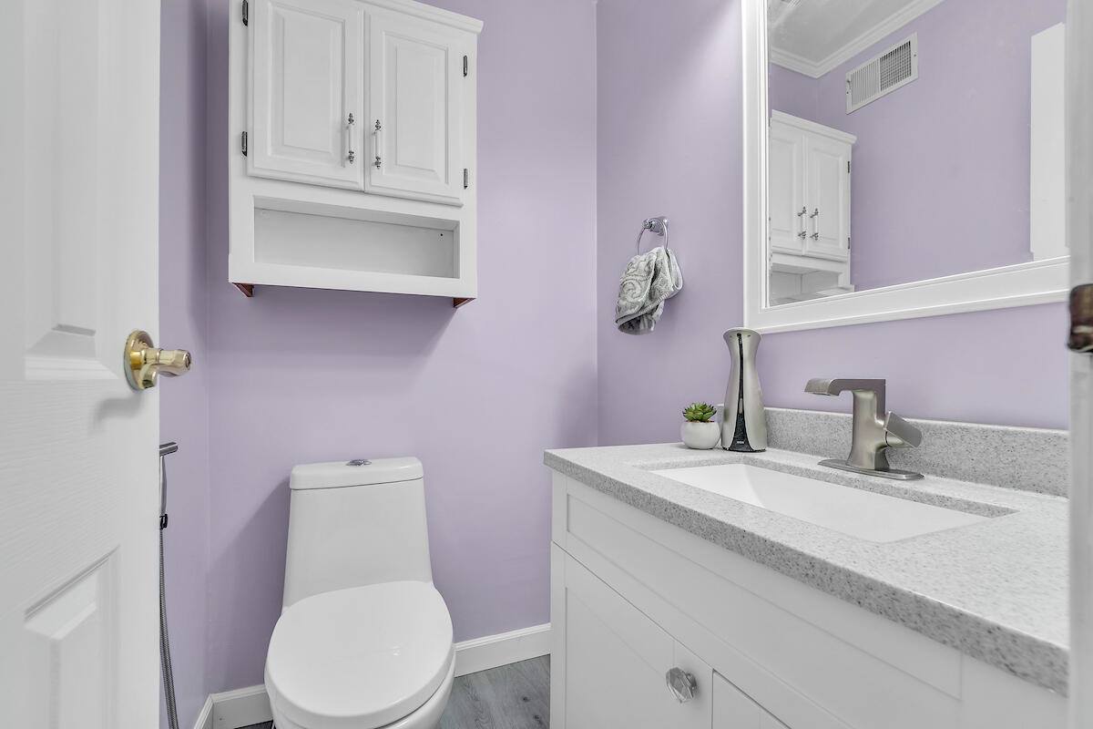4869 South 19th St, Milwaukee, WI 53221