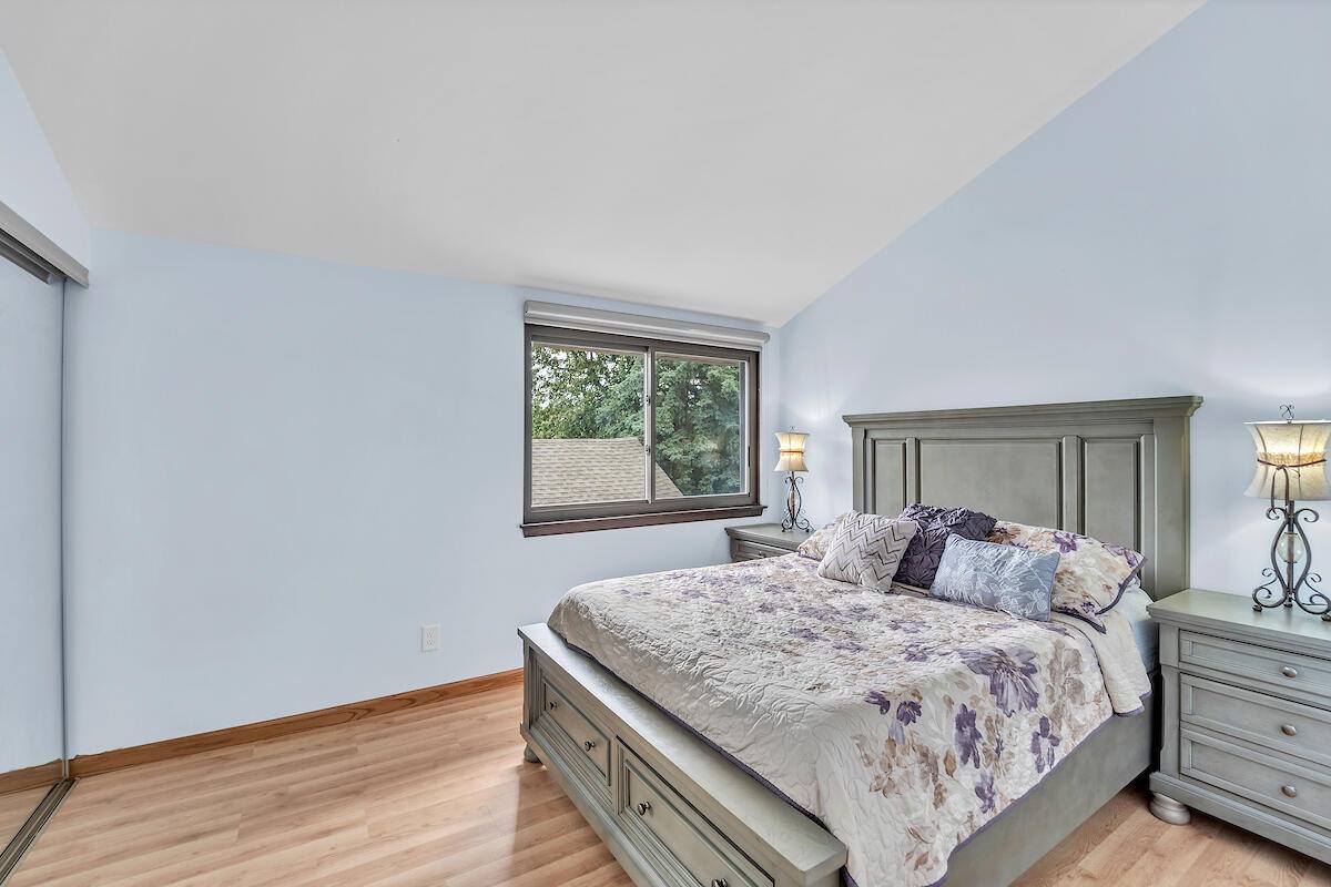 4869 South 19th St, Milwaukee, WI 53221