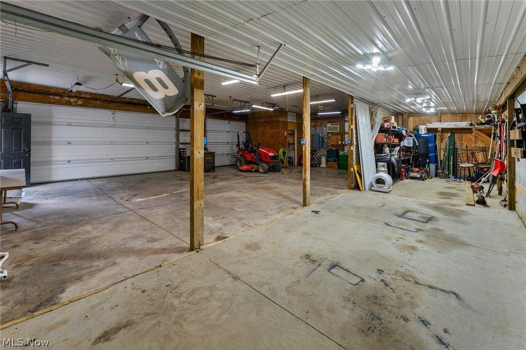 4142 Salineville Road NE, Carrollton, OH 44615