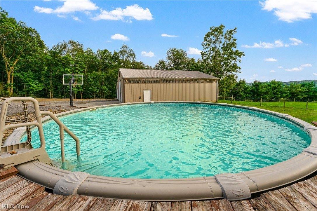 4142 Salineville Road NE, Carrollton, OH 44615