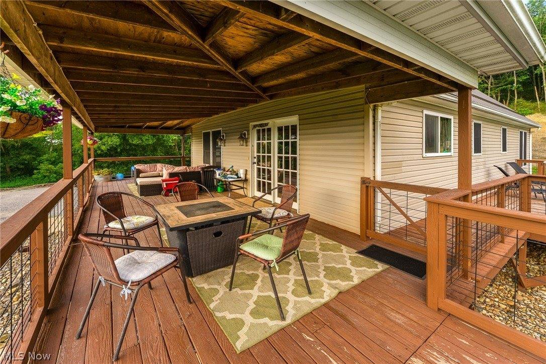 4142 Salineville Road NE, Carrollton, OH 44615