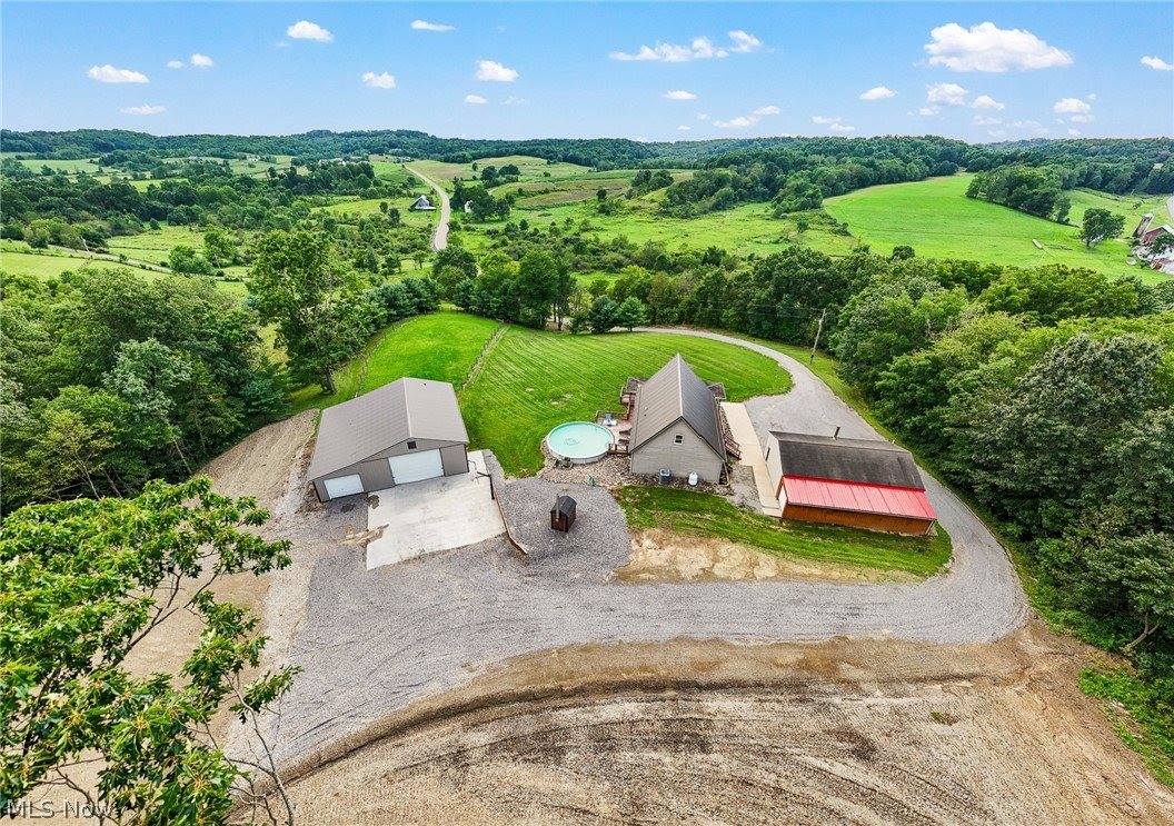4142 Salineville Road NE, Carrollton, OH 44615